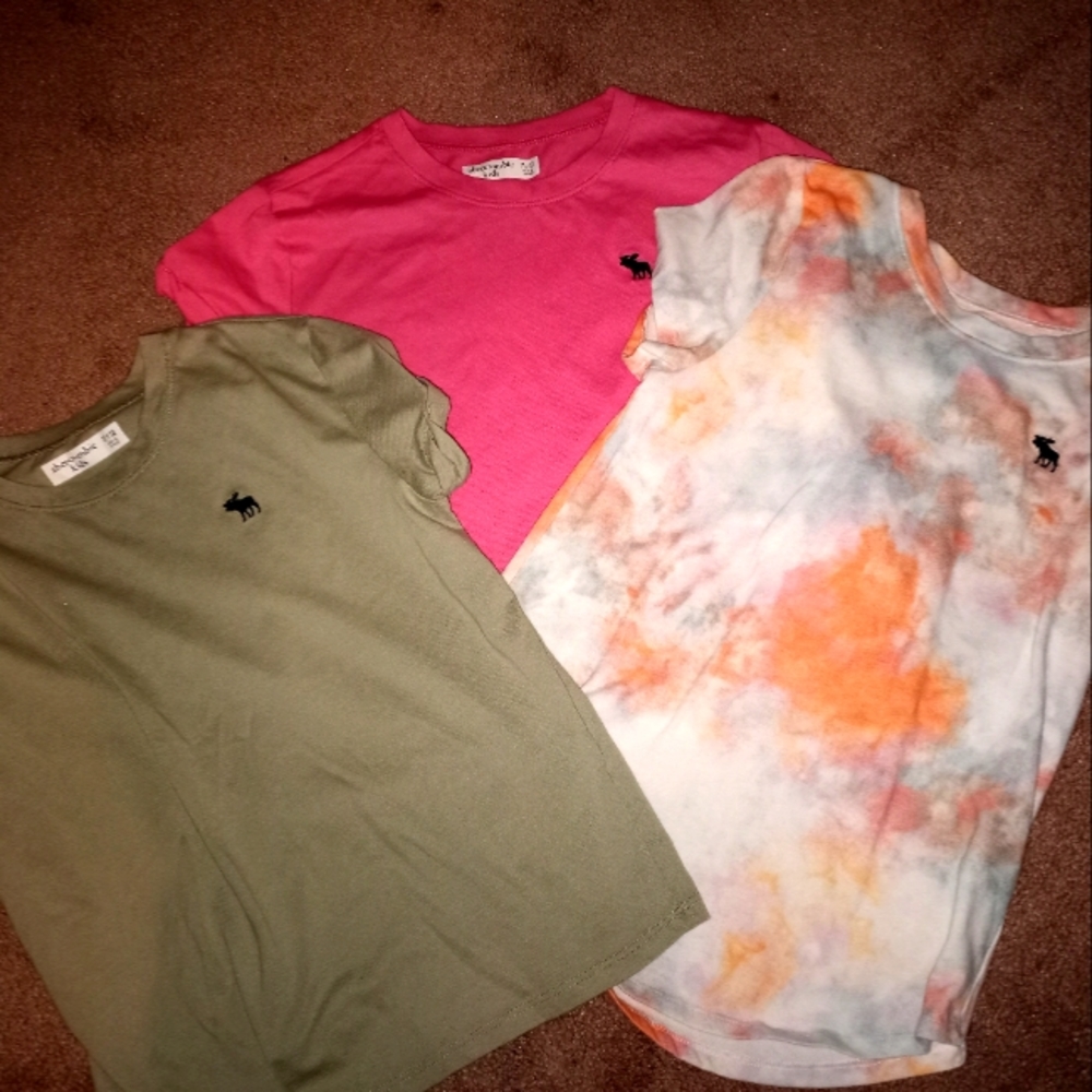 Bundle of 3 shirts